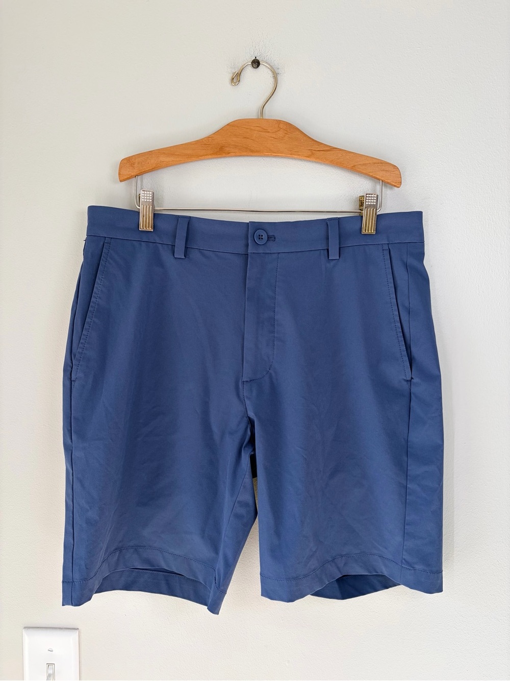 Vineyard Vines Men’s Blue Performance Breaker Shorts 8”
